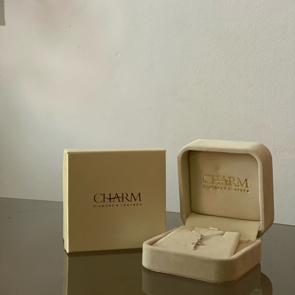 Charmed diamond centre sterling silver cross pendant necklace! - Picture 1 of 4